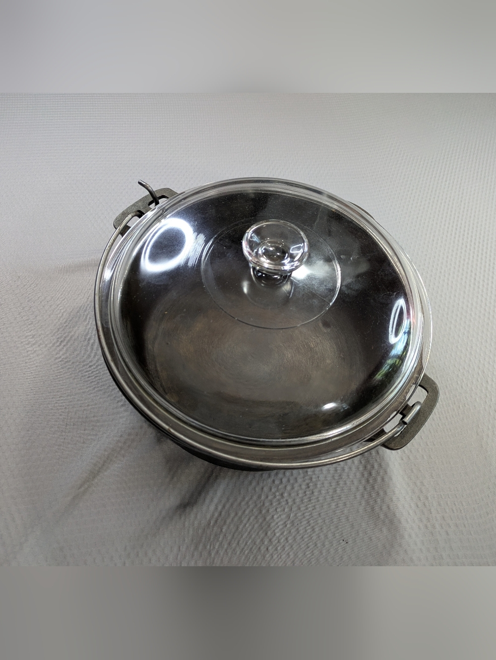 Vintage Wagner Ware Cast Iron 5Qt Dutch Oven With Orig Glass Lid Made in the USA